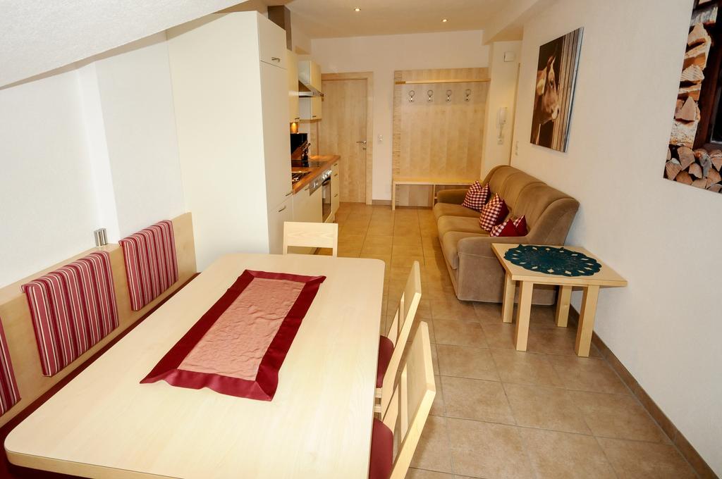 Ferienwohnung Gundolf Christine Arzl im Pitztal Room photo